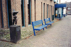 Stalen Baken en Stoelen